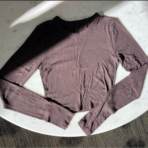 Women’s hold tight lululemon shirt